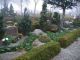 Familiegravstedet på Ebeltoft Kirkegård omfatter indtil 2018 på Række 50, gravstederne 9-10-11-12-13 og 14, altså 3 dobbelte gravsteder.